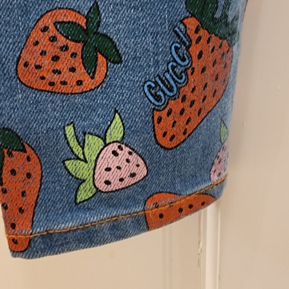 NWT Authentic Gucci Jeans w/ Strawberry Print - Picture 5 of 12